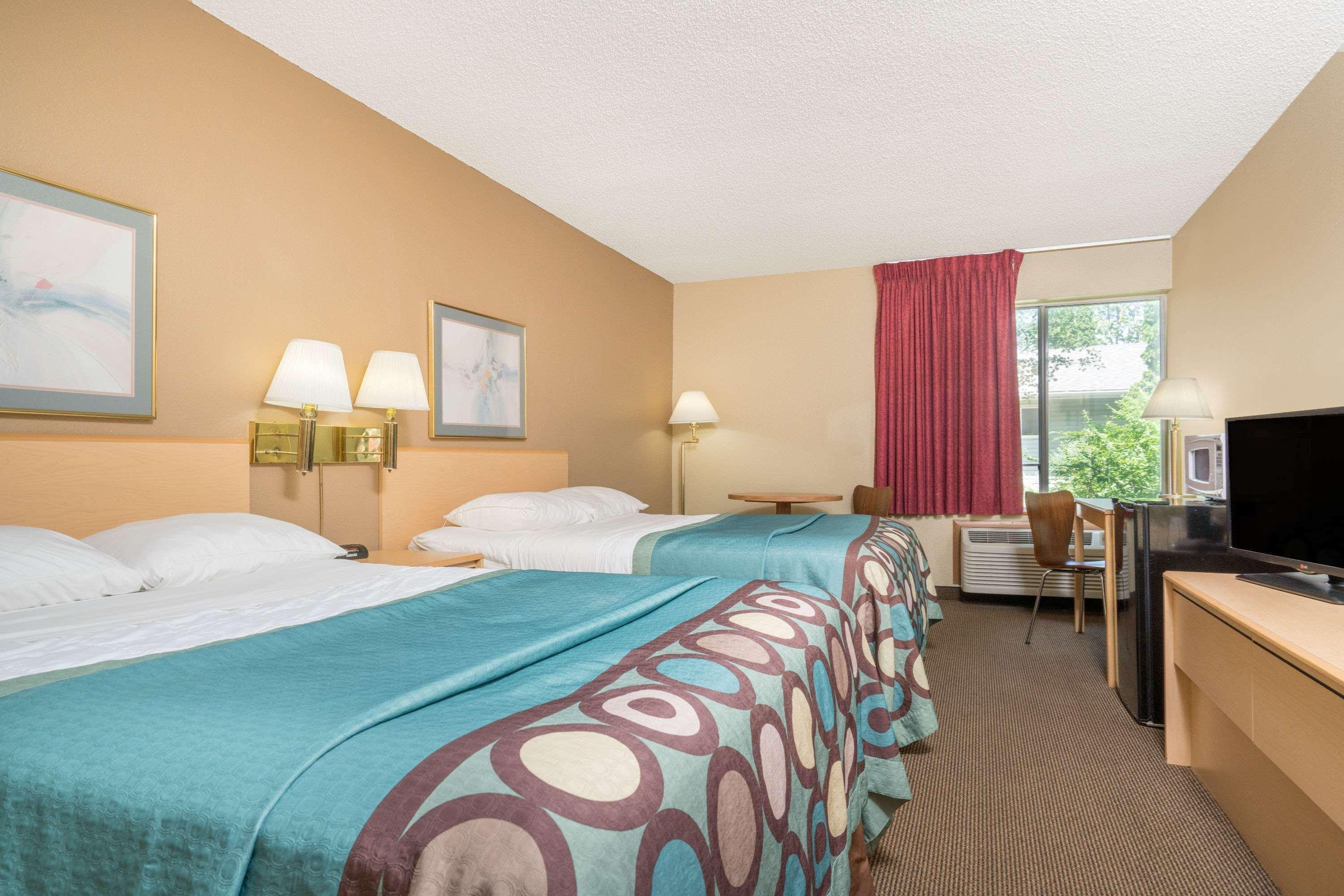 Мотель Super 8 By Wyndham Menomonie Wi Экстерьер фото