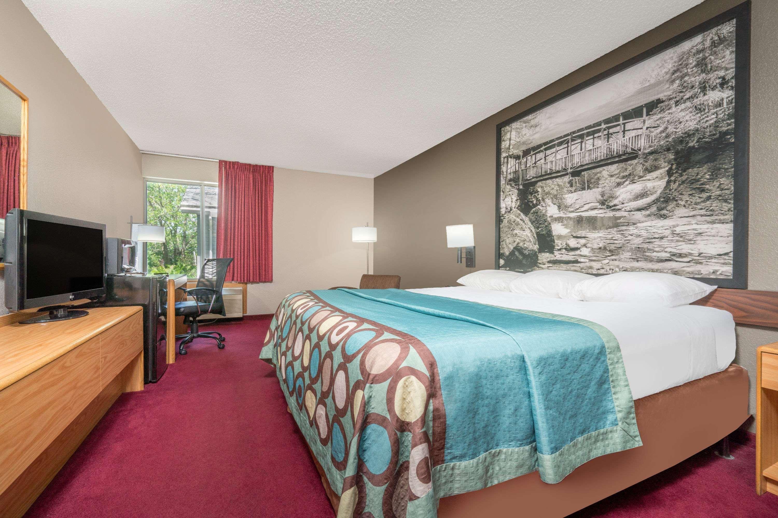 Мотель Super 8 By Wyndham Menomonie Wi Экстерьер фото